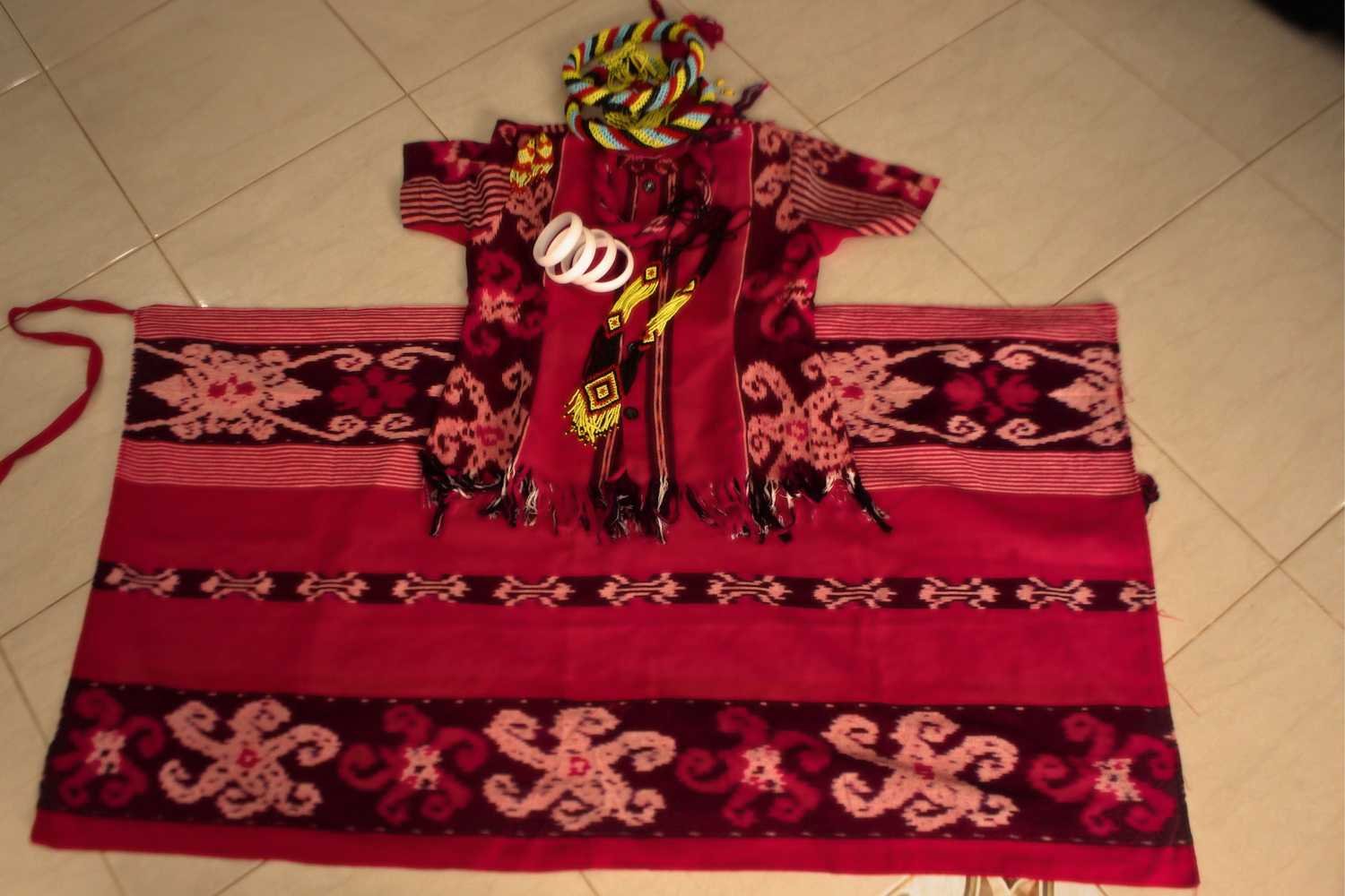 Baju Adat Ulap Doyo Wanita